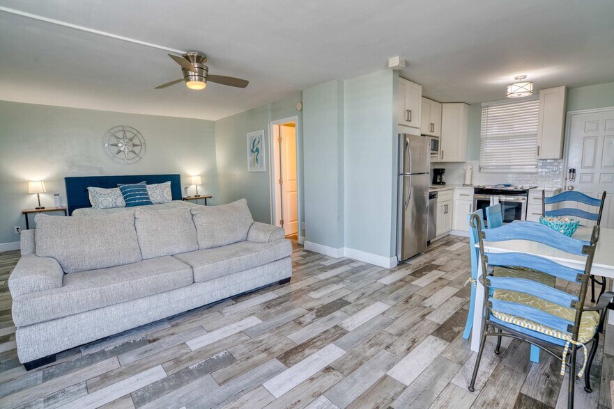 Building Photo - 5500 Bonita Beach Rd SW