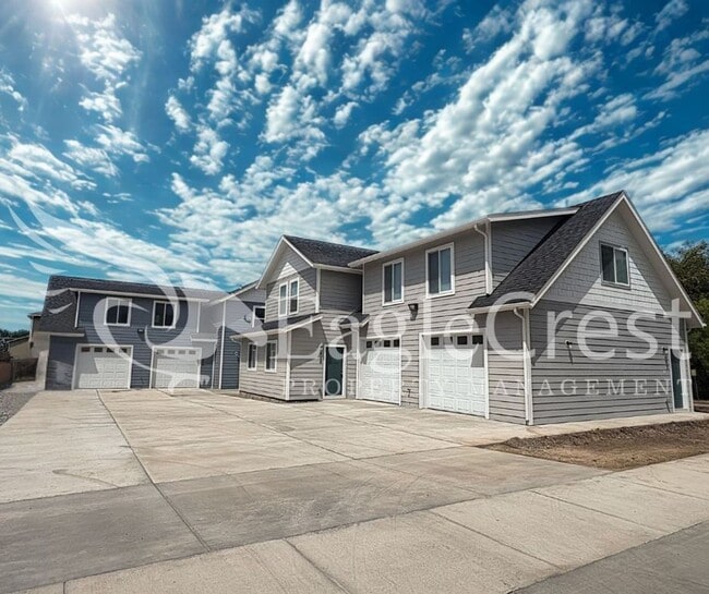 Building Photo - 420 Ankeny St