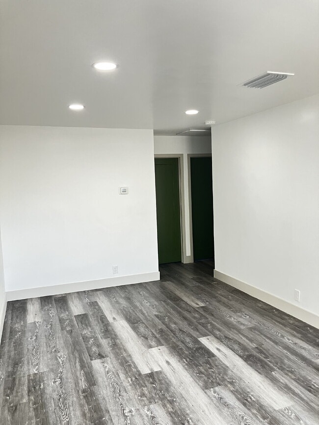 Building Photo - Multi-unit "Charming 2-Bedroom Retreat in ...