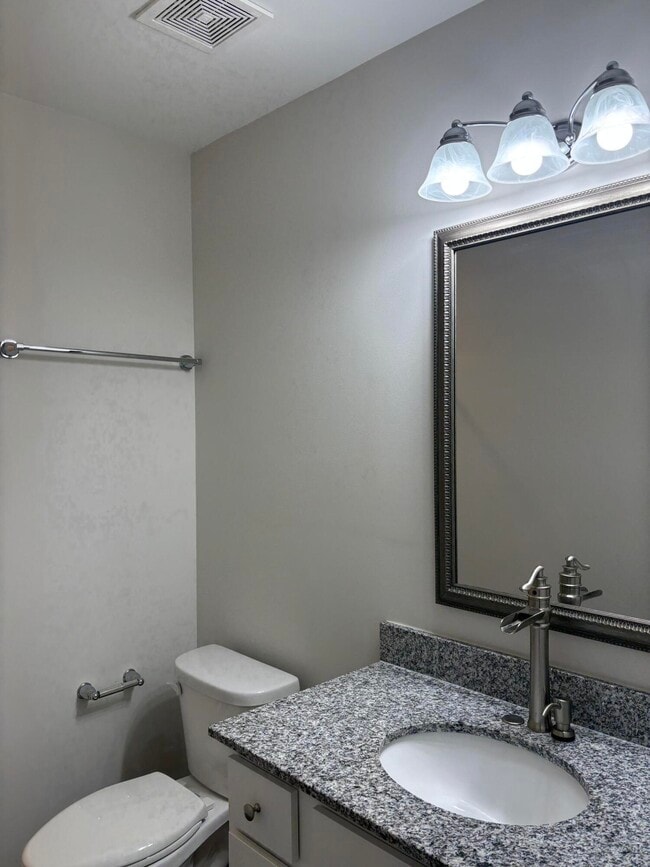 Building Photo - 335 Niblick Dr