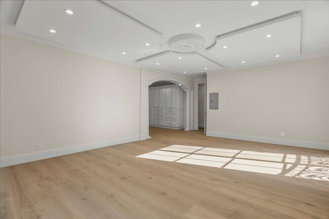 Building Photo - Luxury 10 Bedrooms, 9 Bathroom Estate for Lease in Los Gatos