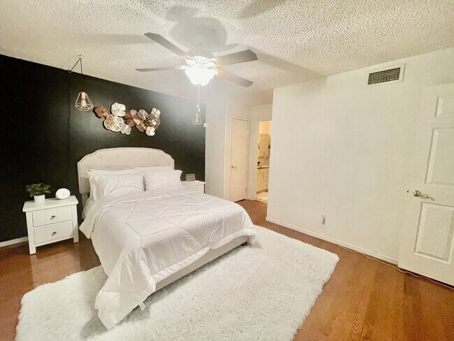 Building Photo - Summerlin South | 2 Bedroom | 2 Bathroom | Flexible 1–12 Month Lease | Perfect For Traveling Prof...