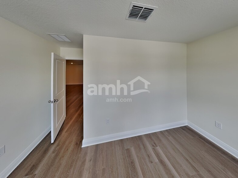 Building Photo - 5993 Sycamore Pl St