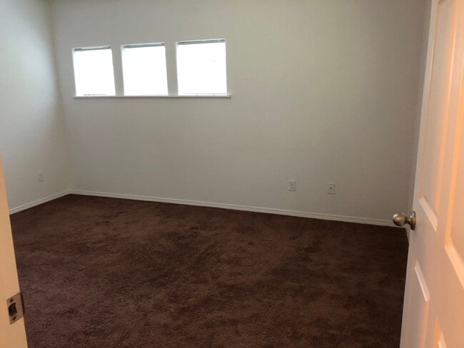 Building Photo - 247s59