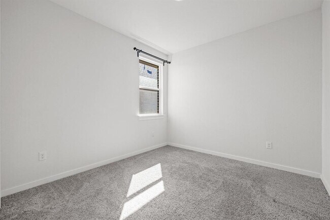 Building Photo - 1120 Bear Track Loop