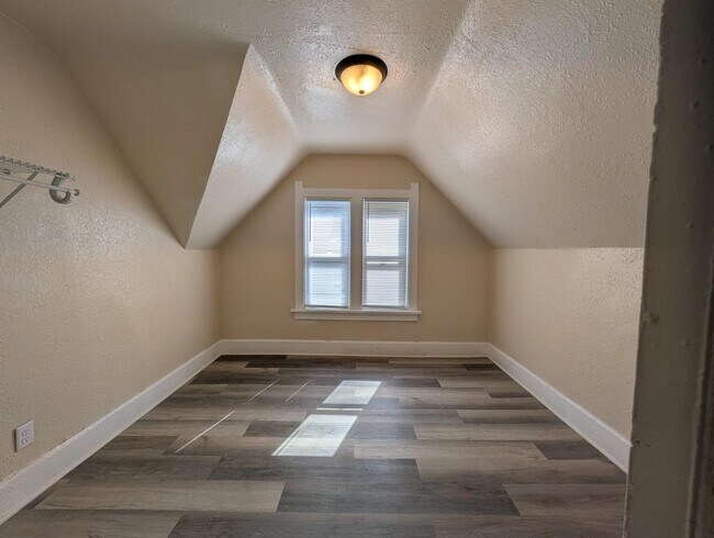 Building Photo - 2454 N Holton St