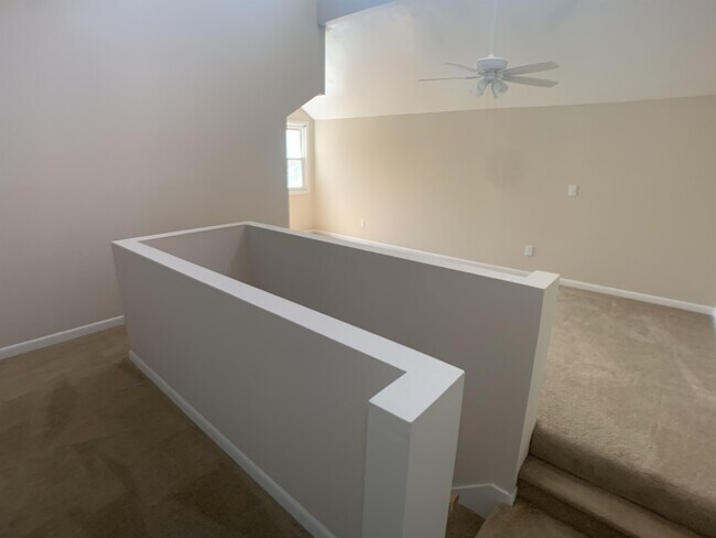 Building Photo - 43 Arabian Dr