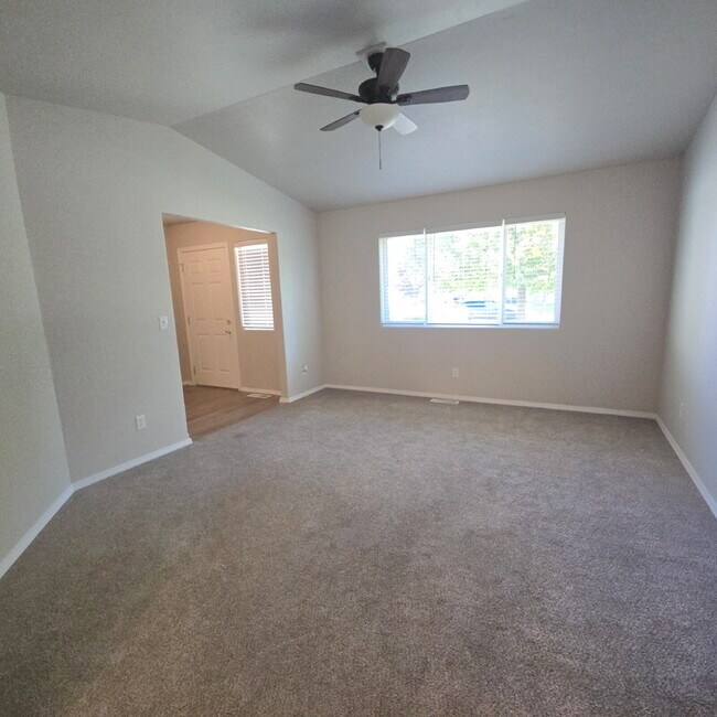 Building Photo - Townhouse, newly available