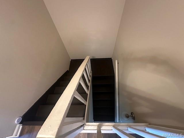 Building Photo - 48 Glenwood Ct