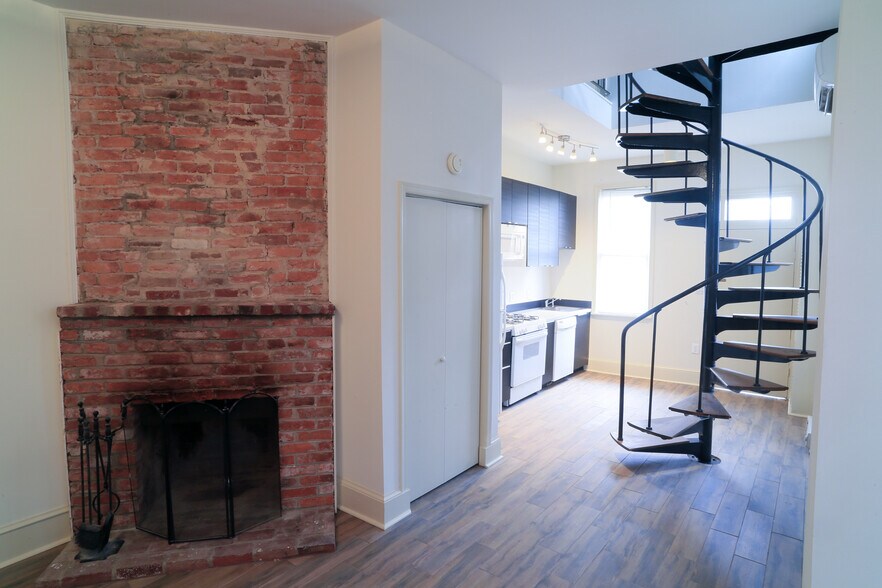 Building Photo - 2129 N St NW