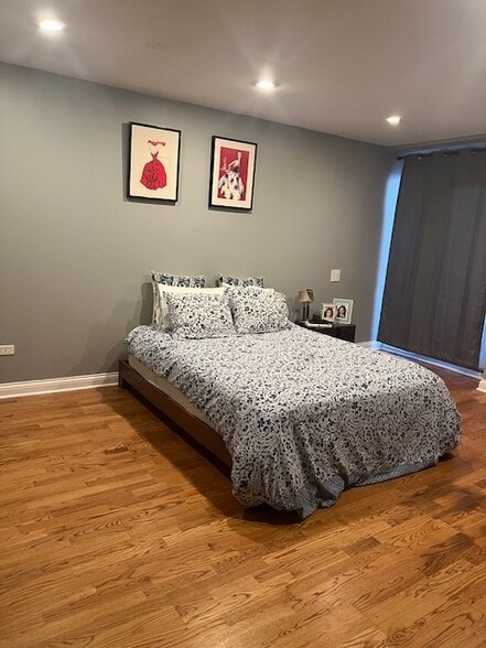 Primary Bedroom - 1140 W Cornelia Ave