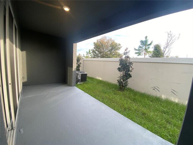 Building Photo - 2906 Suncoast Plains Dr