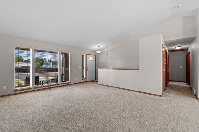 Building Photo - Colbert WA Rancher with Full basement for RENT!