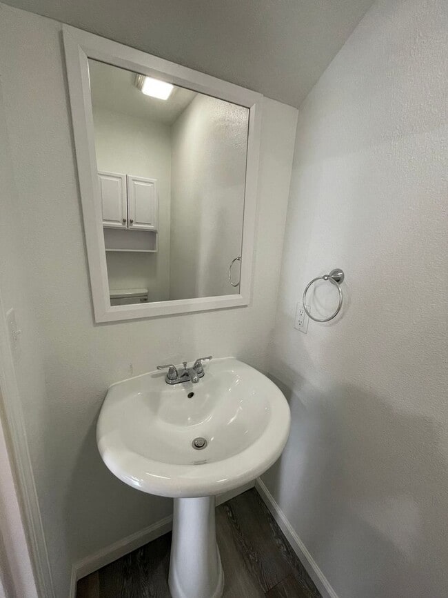 Building Photo - Townhomes Now Available in Strafford MO!