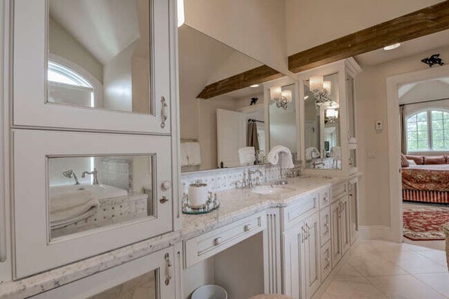 Building Photo - Winter Rental