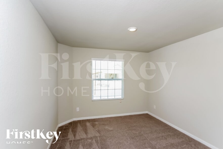 Building Photo - 6775 Hatchery Way