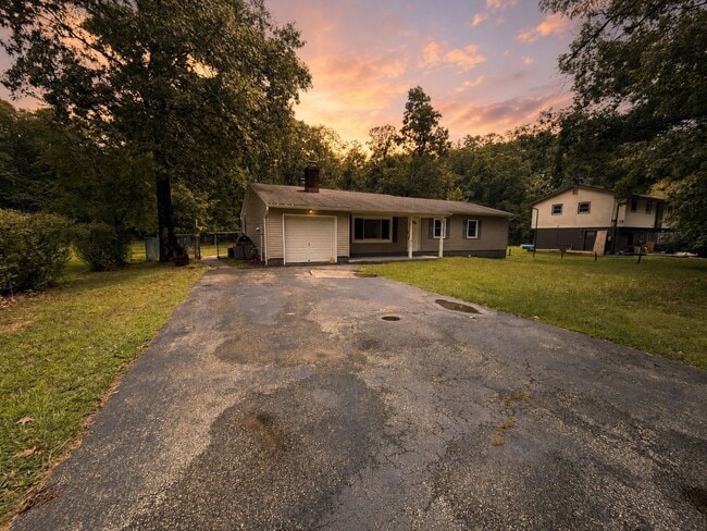 Building Photo - 875 Bowman Rd