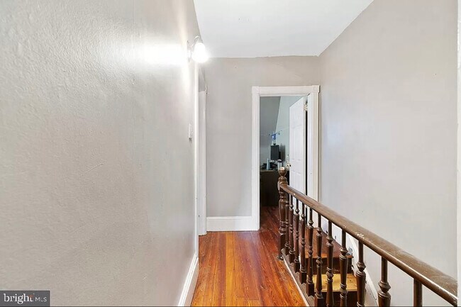 Building Photo - 1715 Providence Ave