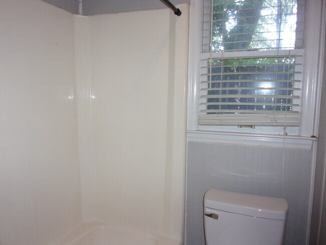 Building Photo - 589 Cedar Villa Drive