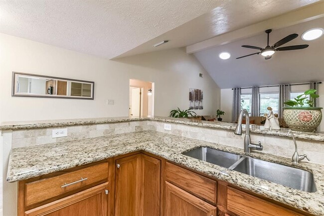 Building Photo - 22314 Rangeview Dr
