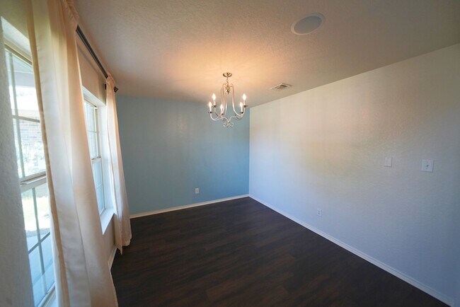 Building Photo - 6307 Myrtle Run