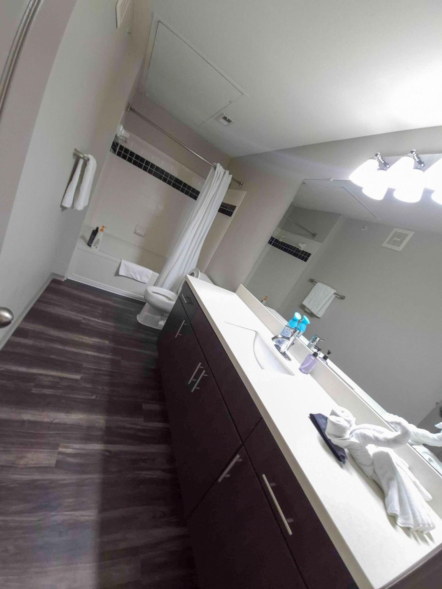 Building Photo - 12100 Metric Blvd