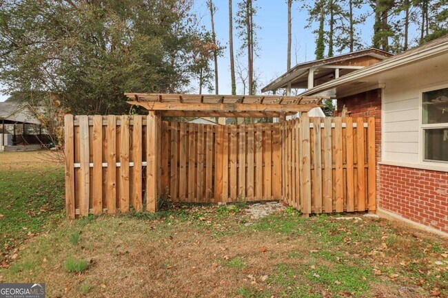 Building Photo - 716 Carolina Rd