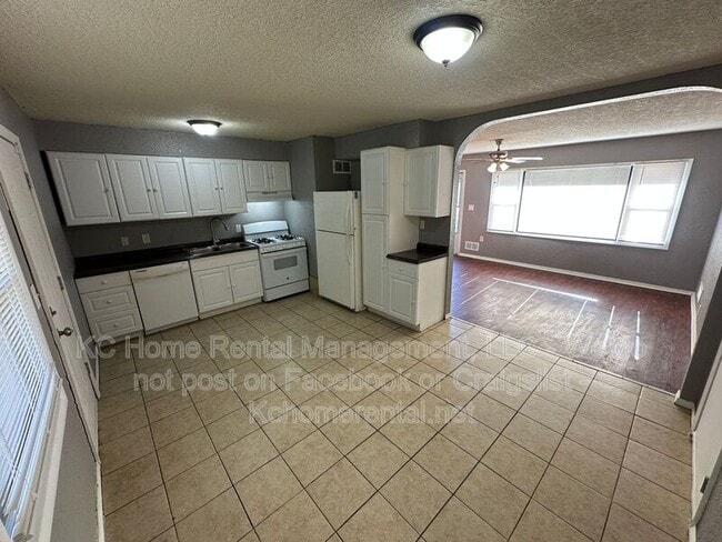 Building Photo - 10920 Bristol Terrace