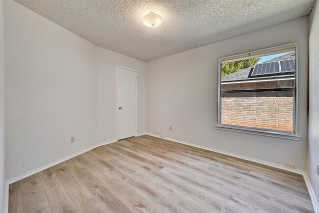 Building Photo - 4608 Castleman Dr