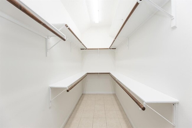 Building Photo - 5026 Bellmead Dr