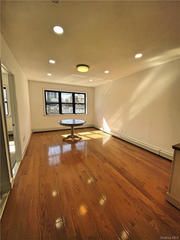 Building Photo - 281 W 234th St