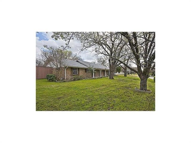 Building Photo - 14406 Tanglewood Dr