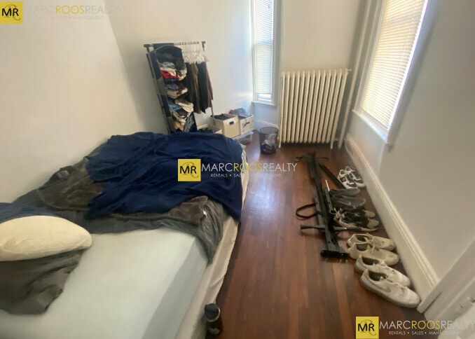 Building Photo - 70 Curtis St