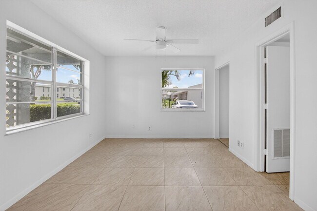 Building Photo - 2401 Del-Aire Blvd