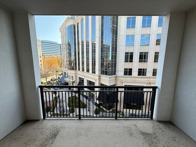 Building Photo - 4620 Piedmont Row Dr