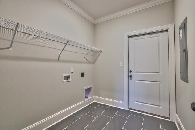 Building Photo - 43 Saralan Gdn Dr