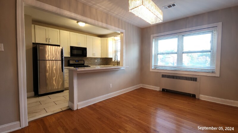 Building Photo - 6202 Nottingham Ave