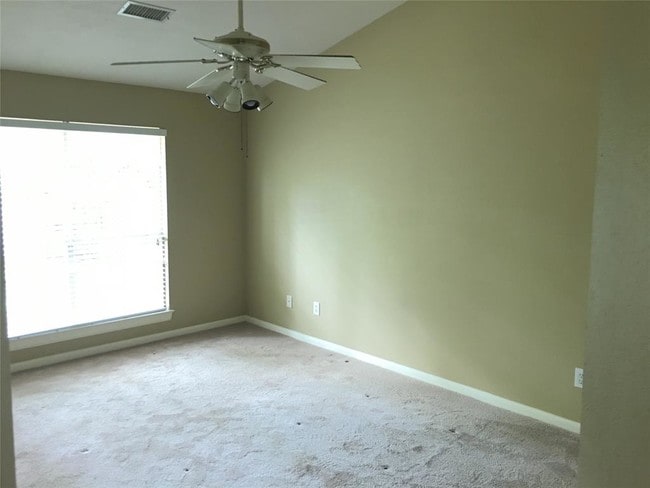 Building Photo - 14 Tranquil Glade Pl