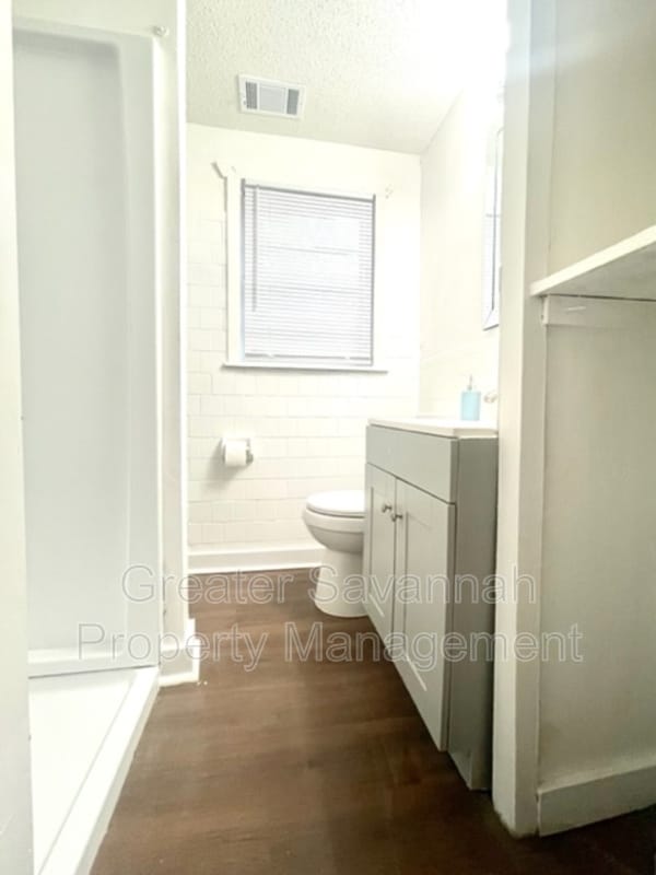 Building Photo - 1312 Love St