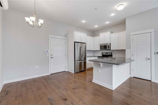Building Photo - 2909 Zach Scott St
