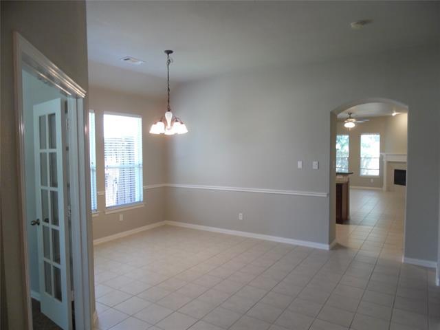 Building Photo - 8572 Davis Dr