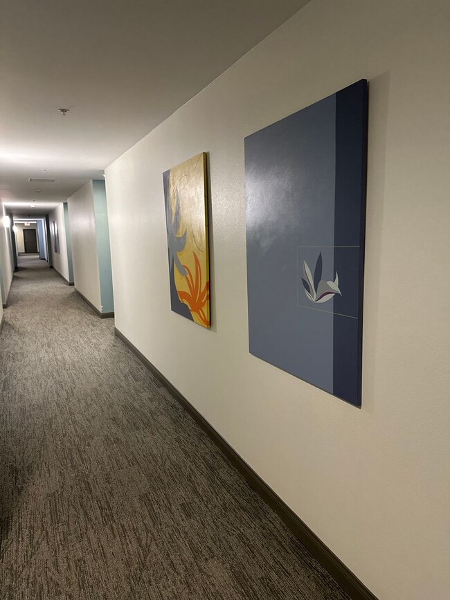 Building Photo - Modern Downtown Long Beach Condo with Ocea...