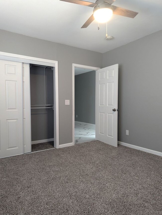 Building Photo - AVAILABLE NOW - $300 OFF 1ST FULL MONTH Modern Remodeled 3BR Home with Bonus Loft & Spacious Livi...