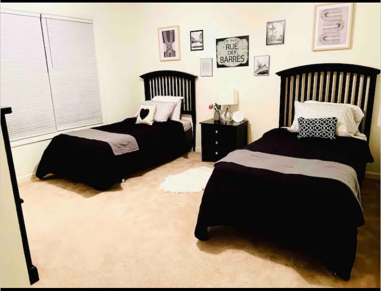 Building Photo - 21028 N Main St