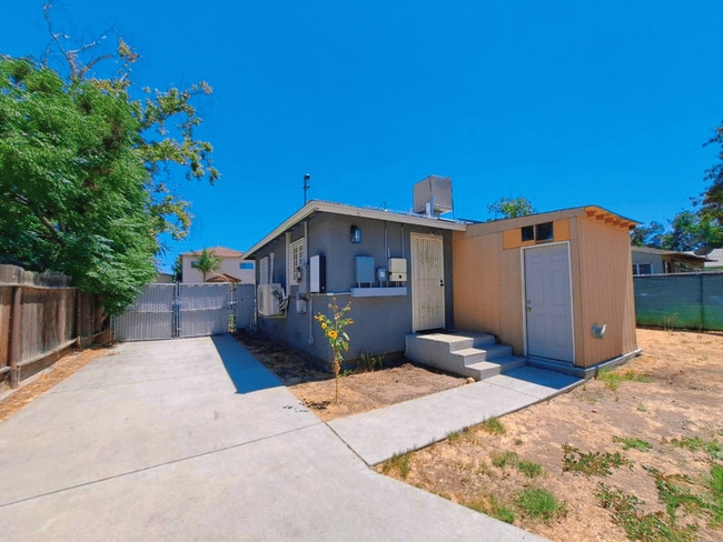 Building Photo - 2-bedroom Single Family Home with Solar!