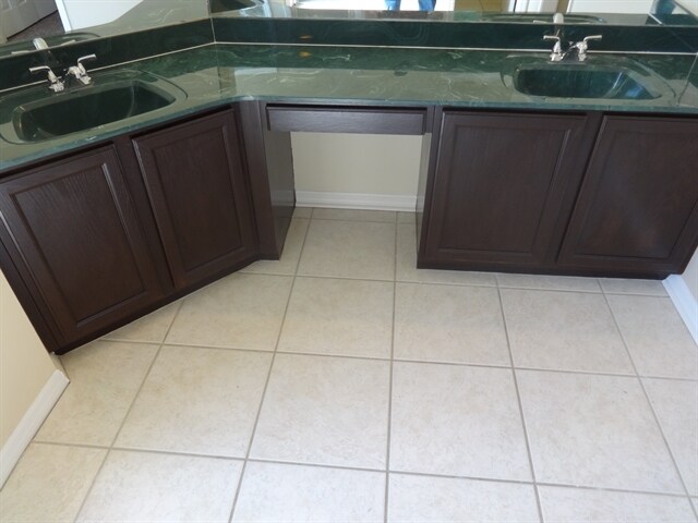 Building Photo - 845 Brookstone Ct