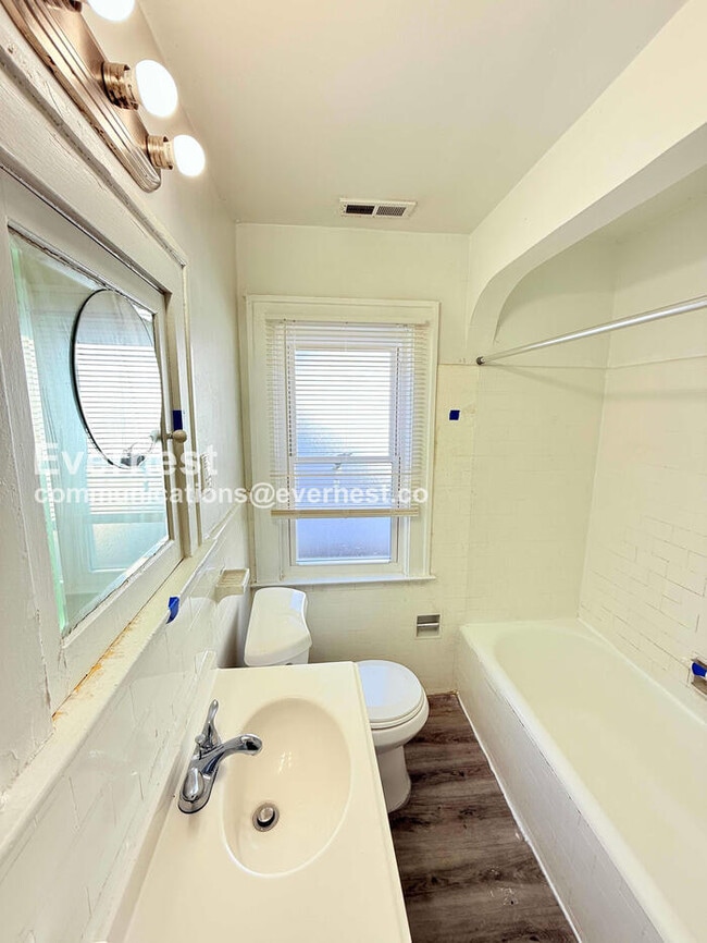 Building Photo - 5513 Somerset Ave