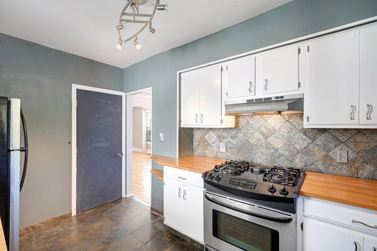 Building Photo - 2628 Ulysses St NE