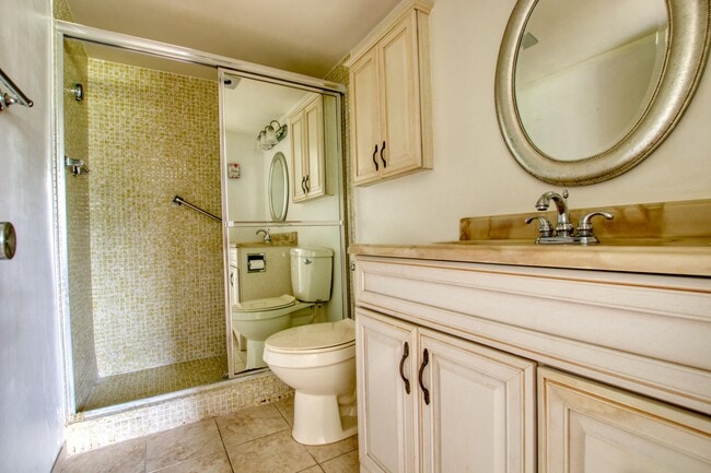 Building Photo - 4489 Luxemburg Ct