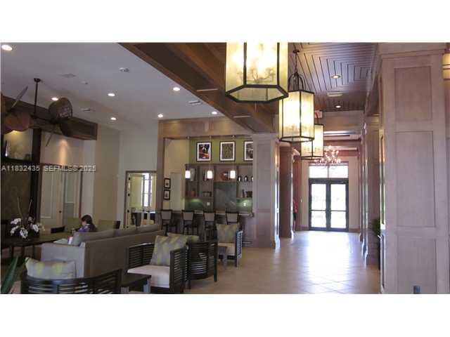 Building Photo - 2950 St Thomas Dr